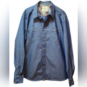 Men's Blue Chambray Button-Down Shirt. Size XL (A1)